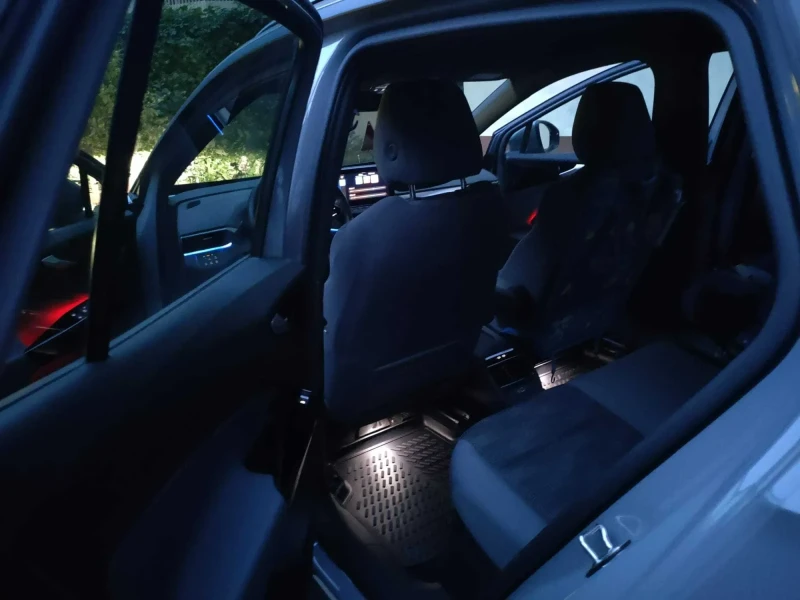 VW ID.4, снимка 11 - Автомобили и джипове - 52182298