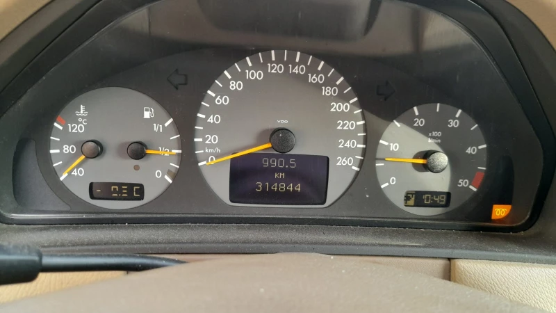 Mercedes-Benz E 270 CDI-Нов внос от Италия!, снимка 14 - Автомобили и джипове - 53186107