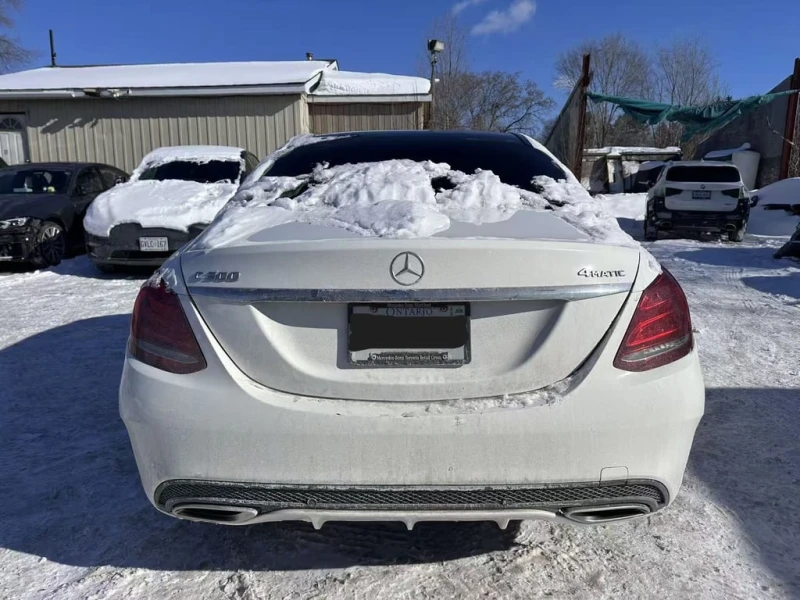 Mercedes-Benz C 300 * CARFAX * БЕЗ ПЪРВОНАЧАЛНА ВНОСКА, снимка 4 - Автомобили и джипове - 53206837
