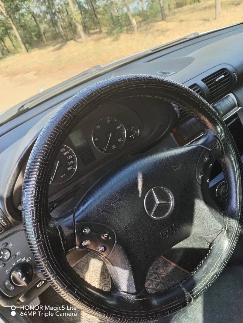 Mercedes-Benz C 220, снимка 2 - Автомобили и джипове - 53439863