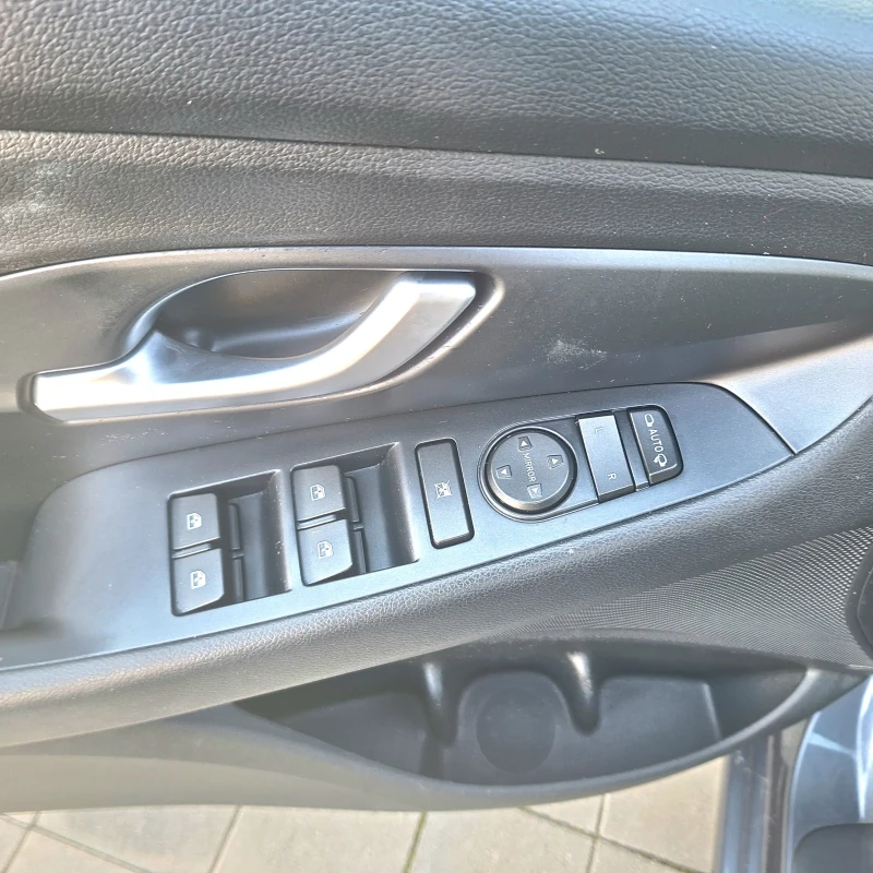 Hyundai I30 1.6crdi, снимка 13 - Автомобили и джипове - 53526491