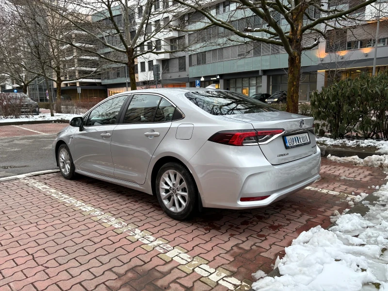 Toyota Corolla Hybrid Executive - Гаранция до 2032 г., снимка 5 - Автомобили и джипове - 53584642
