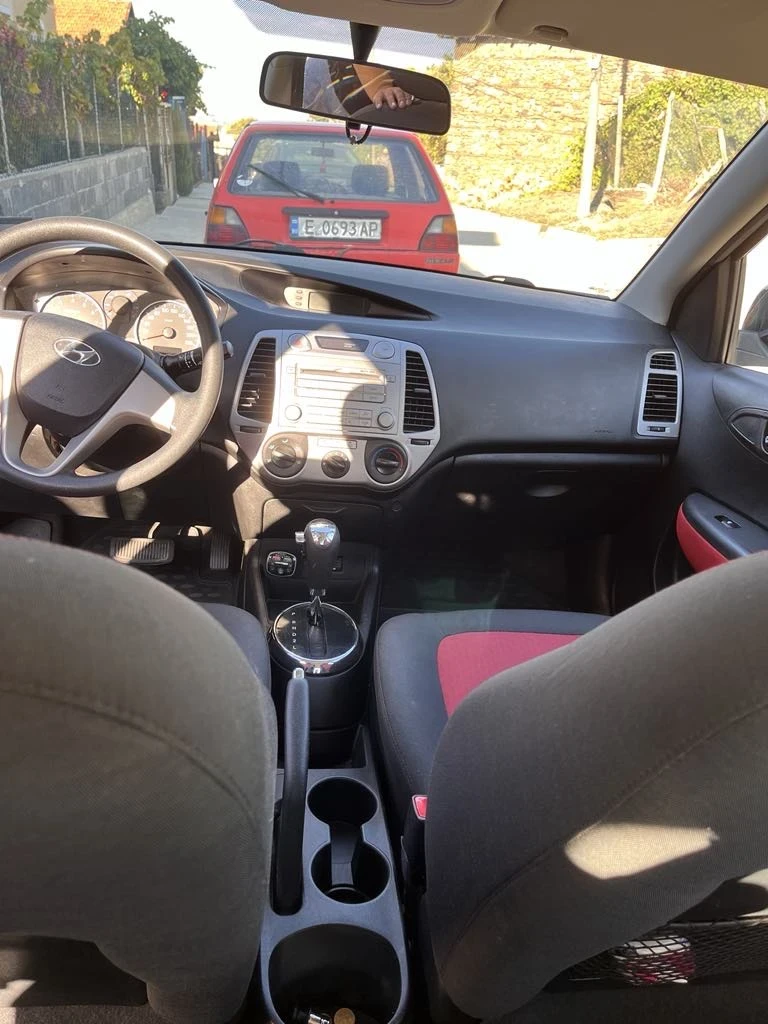 Hyundai I20, снимка 9 - Автомобили и джипове - 47387941