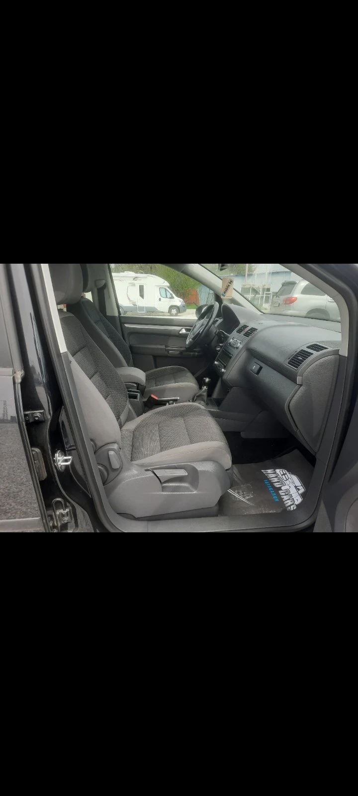 VW Touran 1.6, снимка 8 - Автомобили и джипове - 54692391
