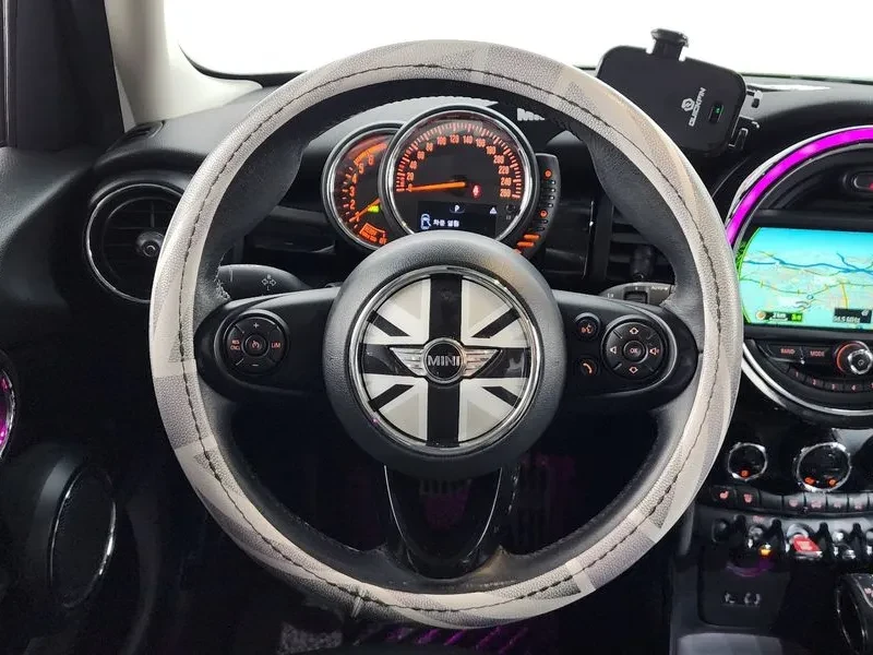 Mini Cooper High 3Rd Generation, снимка 13 - Автомобили и джипове - 55901323