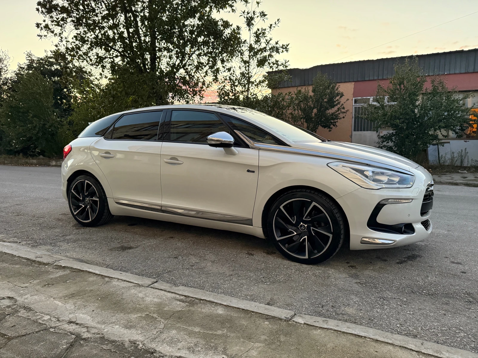 Citroen DS5 2.0 HDI Hybrid4 SportChic - изображение 8