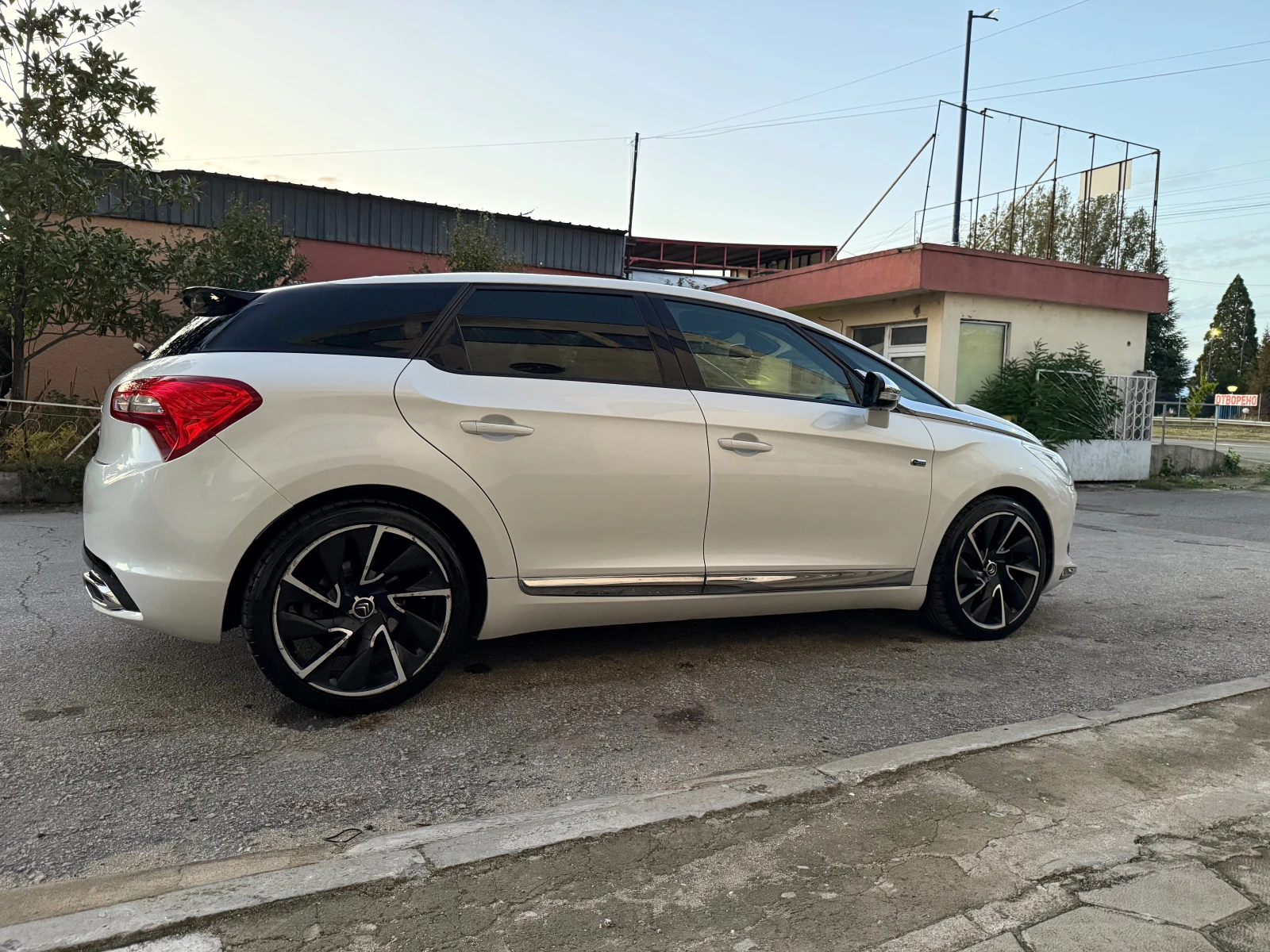 Citroen DS5 2.0 HDI Hybrid4 SportChic - изображение 6