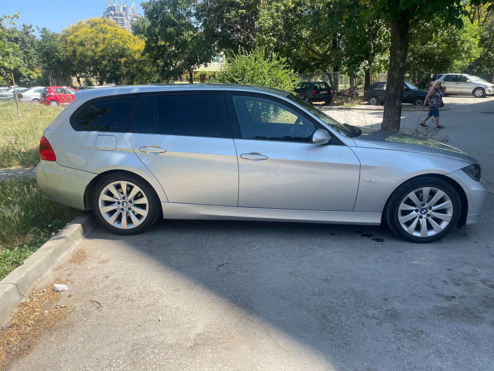 BMW 320  - изображение 2