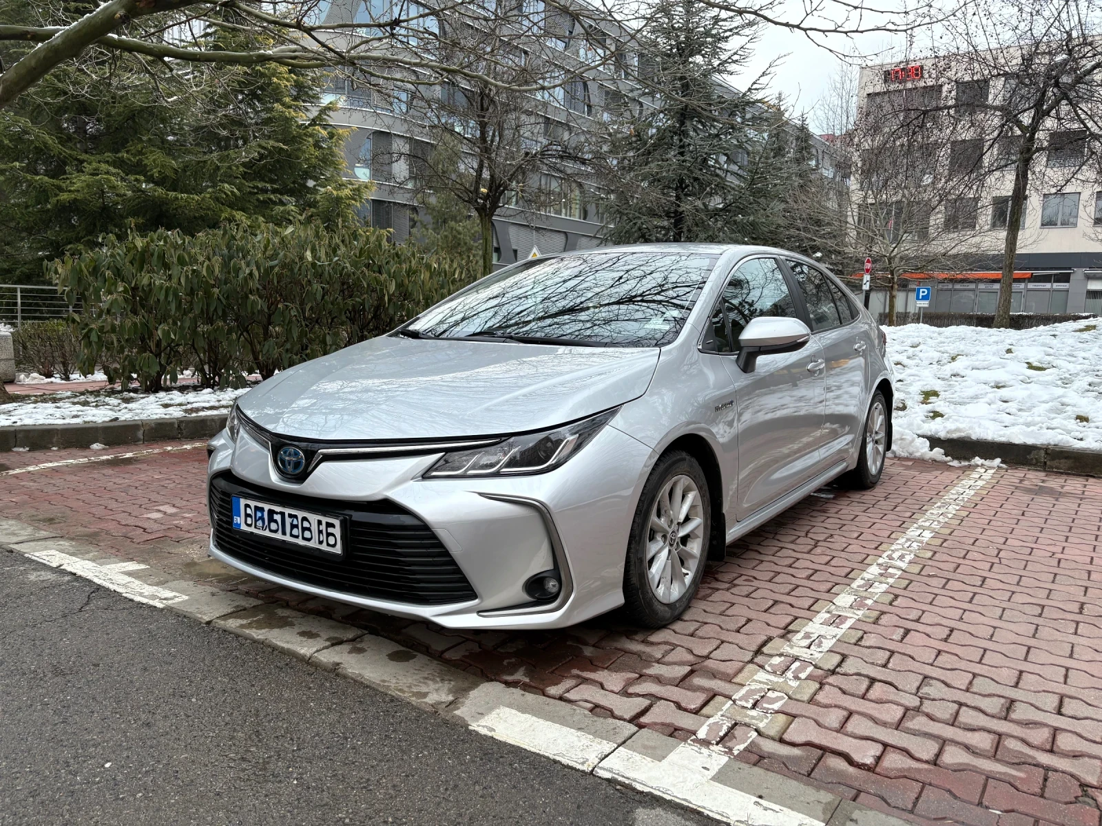 Toyota Corolla Hybrid Executive - Гаранция до 2032 г. - изображение 3