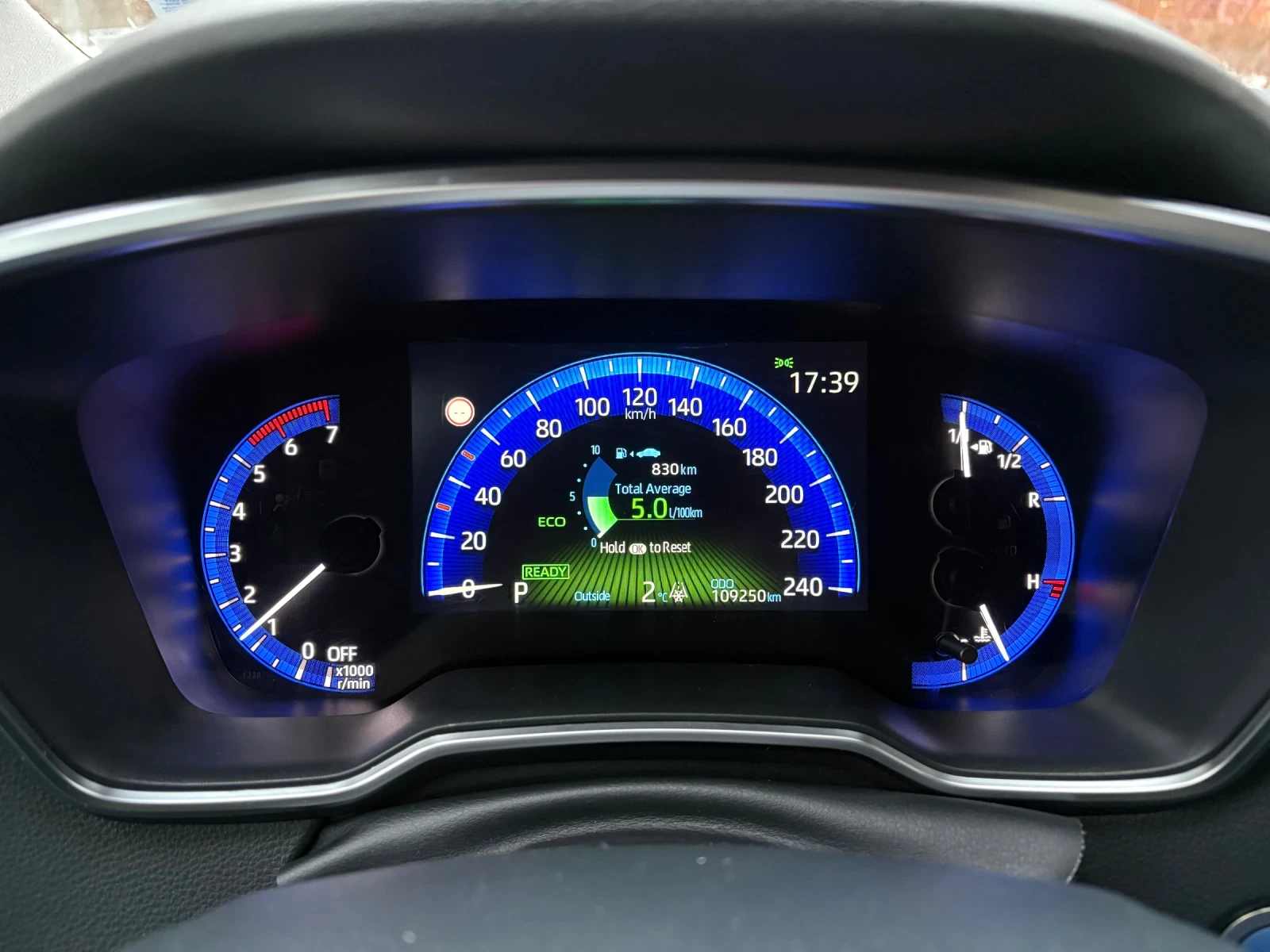 Toyota Corolla Hybrid Executive - �������� �� 2032 �. | Mobile.bg � ����������� 14