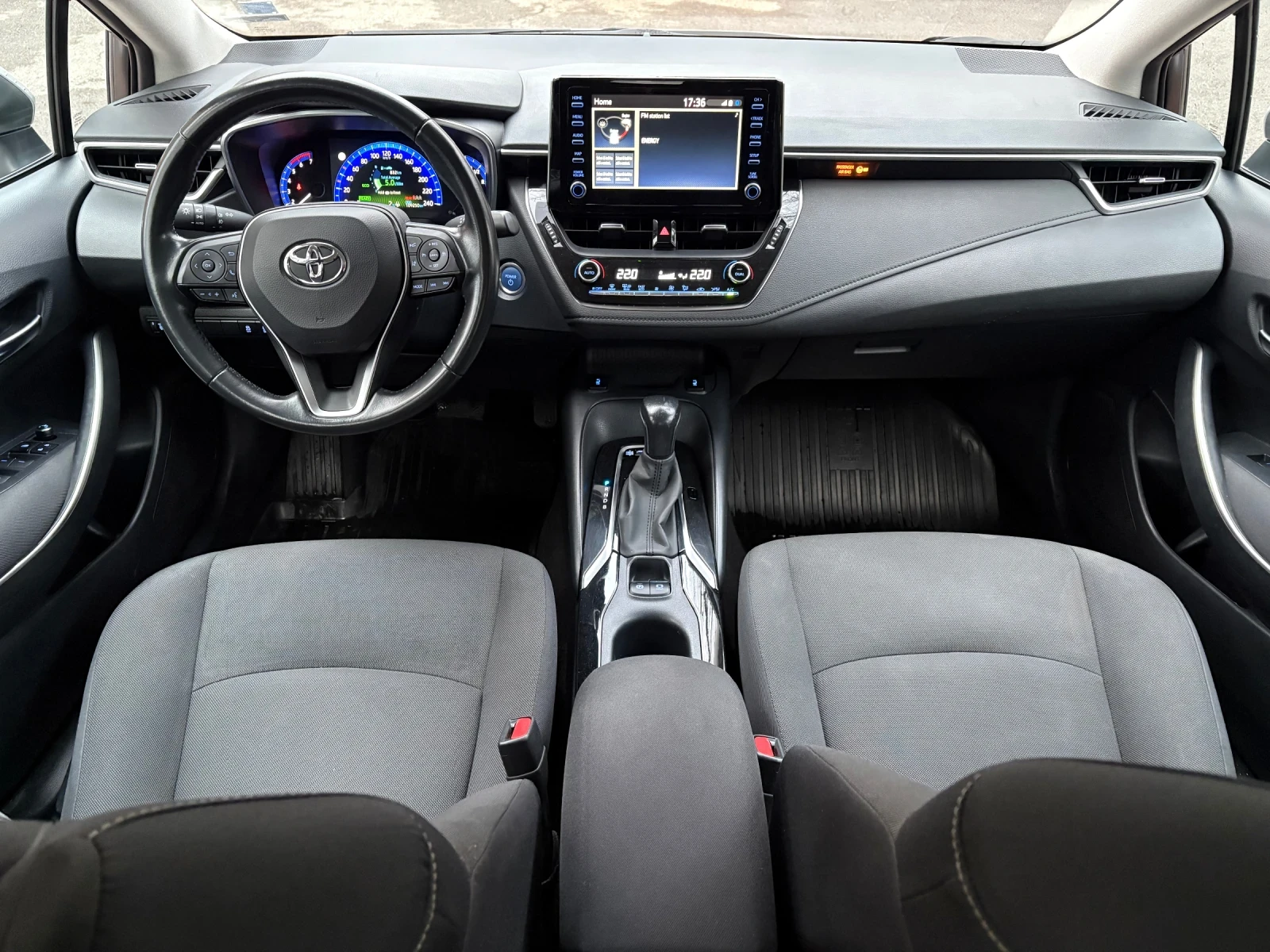 Toyota Corolla Hybrid Executive - �������� �� 2032 �. | Mobile.bg � ����������� 12