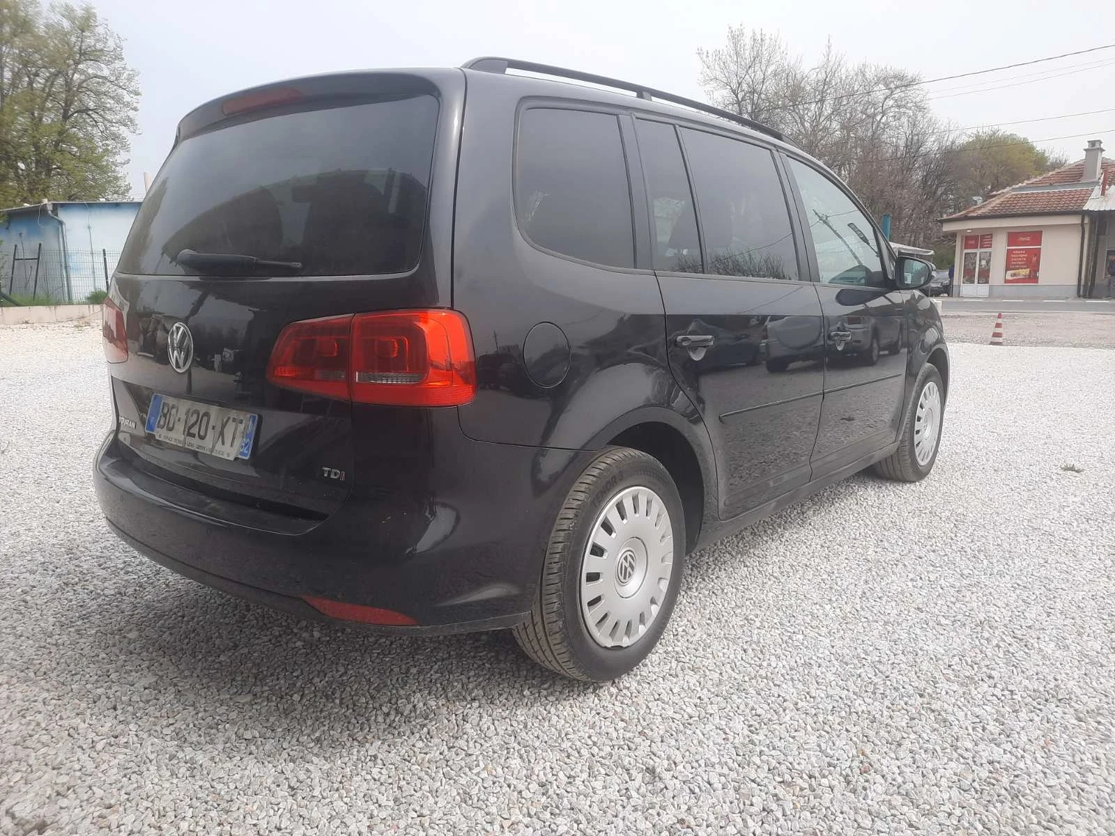 VW Touran 1.6, снимка 4 - Автомобили и джипове - 54259167