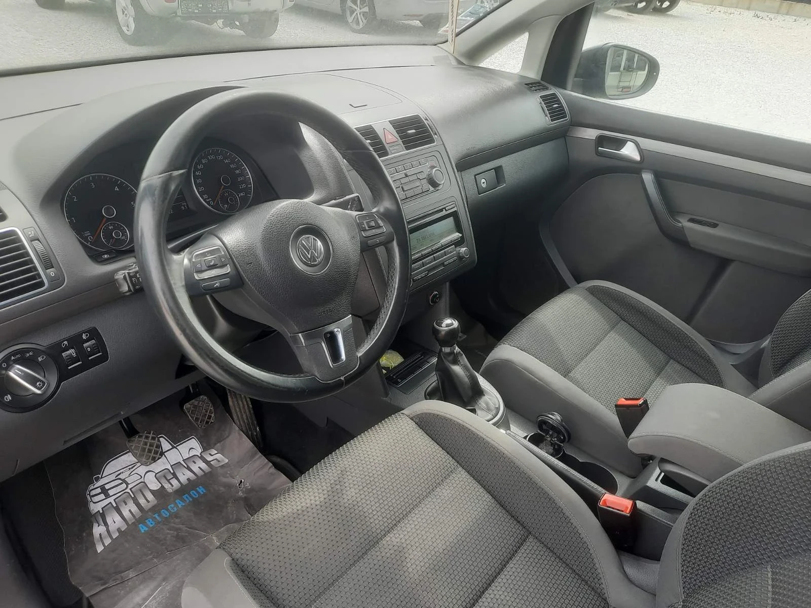 VW Touran 1.6, снимка 7 - Автомобили и джипове - 54259167