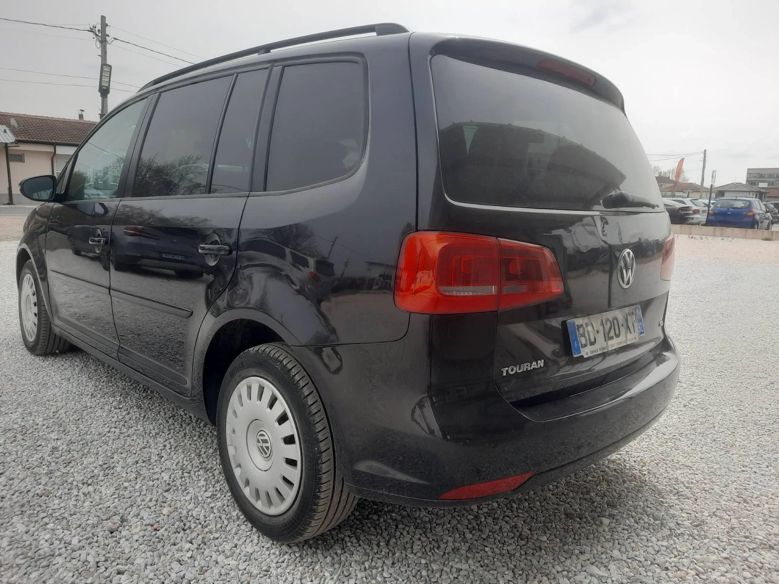 VW Touran 1.6, снимка 2 - Автомобили и джипове - 54259167