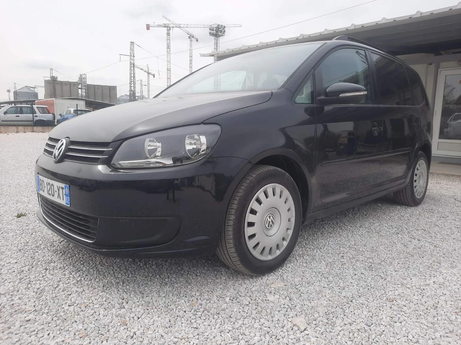 VW Touran 1.6, снимка 10 - Автомобили и джипове - 54259167
