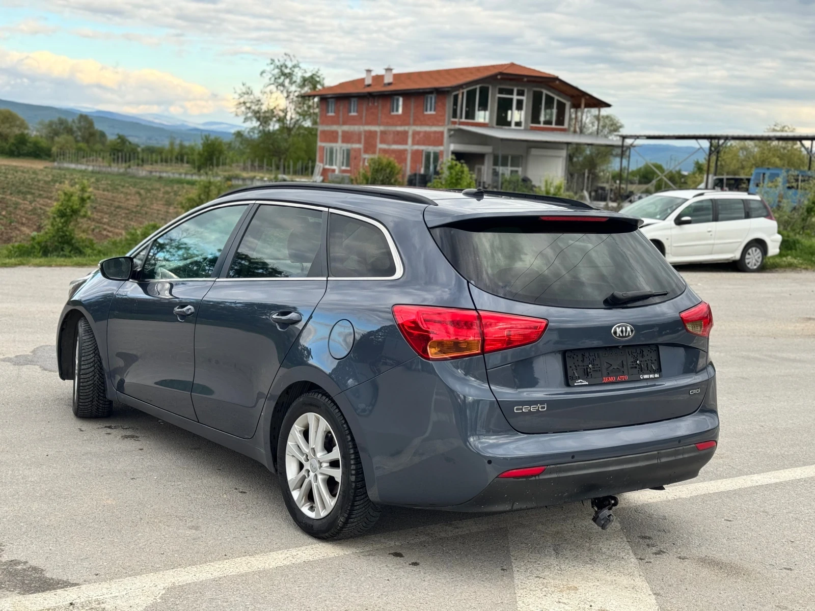 Kia Ceed 1.6d АВТОМАТ, снимка 6 - Автомобили и джипове - 54390229