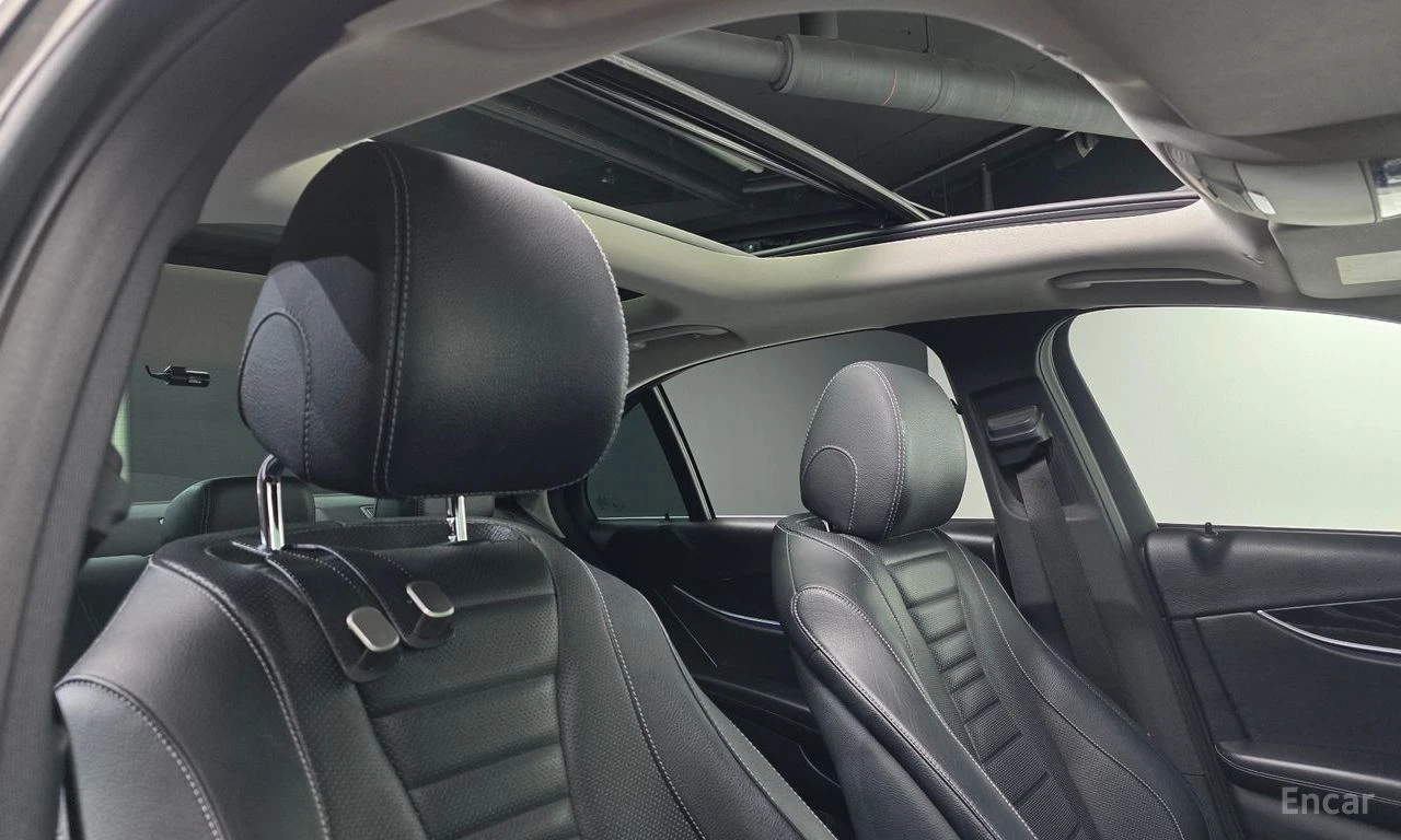 Mercedes-Benz E 300 4MATIC Avantgarde* DIGITAL* 360 CAM* SUNROOF* , снимка 14 - Автомобили и джипове - 54555192