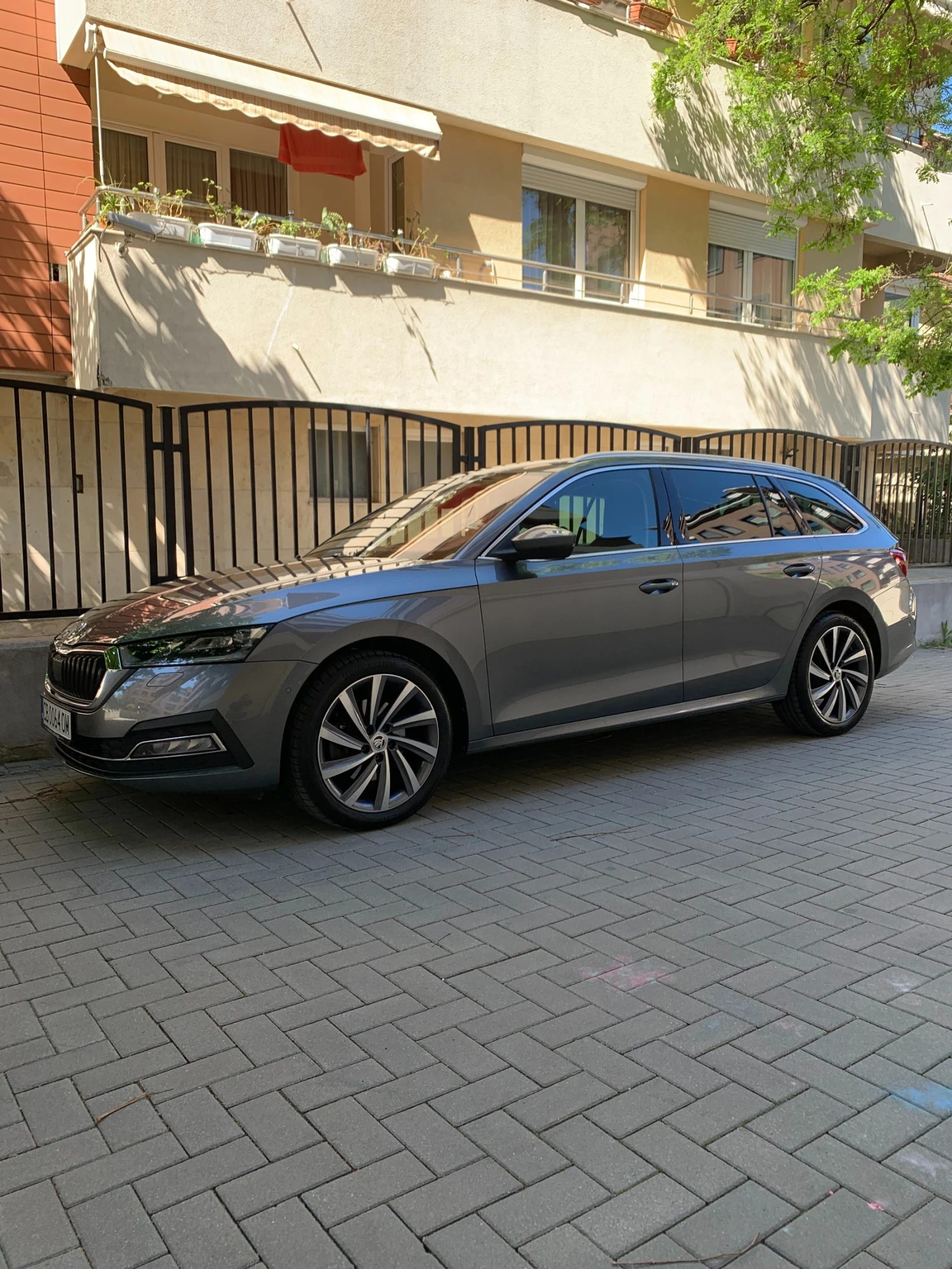 Skoda Octavia 2.0 TDI автоматик 7-степенна DSG скоростна кутия, снимка 2 - Автомобили и джипове - 54570972