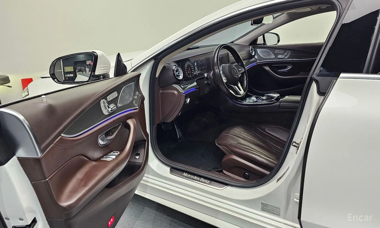Mercedes-Benz CLS 400 d 4MATIC AMG LINE* BURMESTER* HEAD-UP* 360 CAM* , снимка 6 - Автомобили и джипове - 54929297