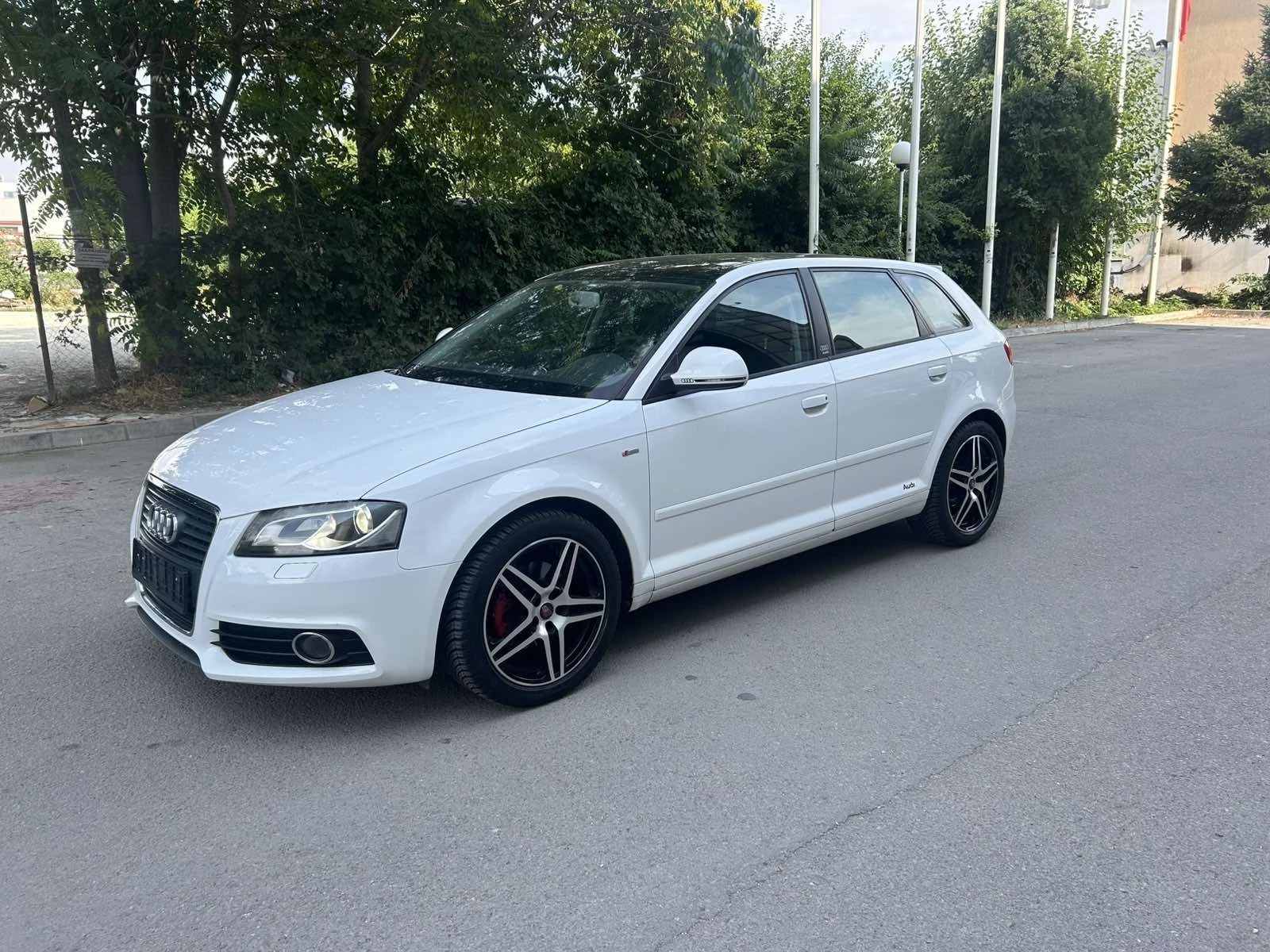 Audi A3 БЕНЗИН 6 СКОРОСТИ  S LINE