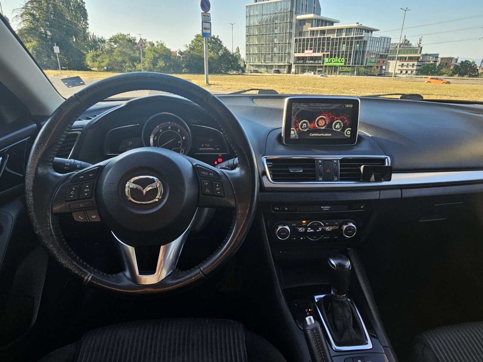 Mazda 3 2.2 Skyactive, снимка 9 - Автомобили и джипове - 55570008