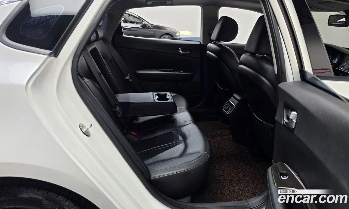 Kia K5 2.0 Prestige, снимка 11 - Автомобили и джипове - 55669052