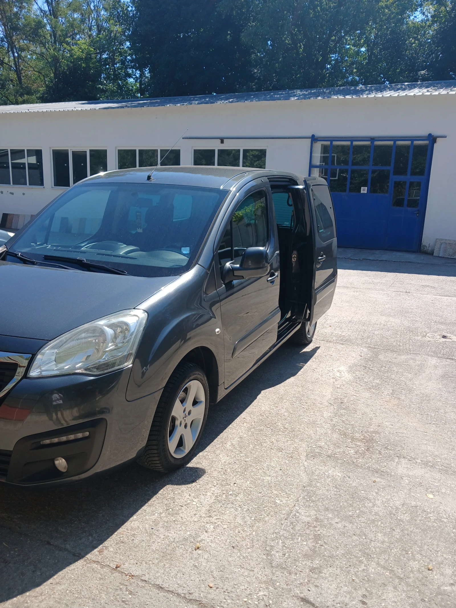 Peugeot Partner, снимка 4 - Автомобили и джипове - 55705782