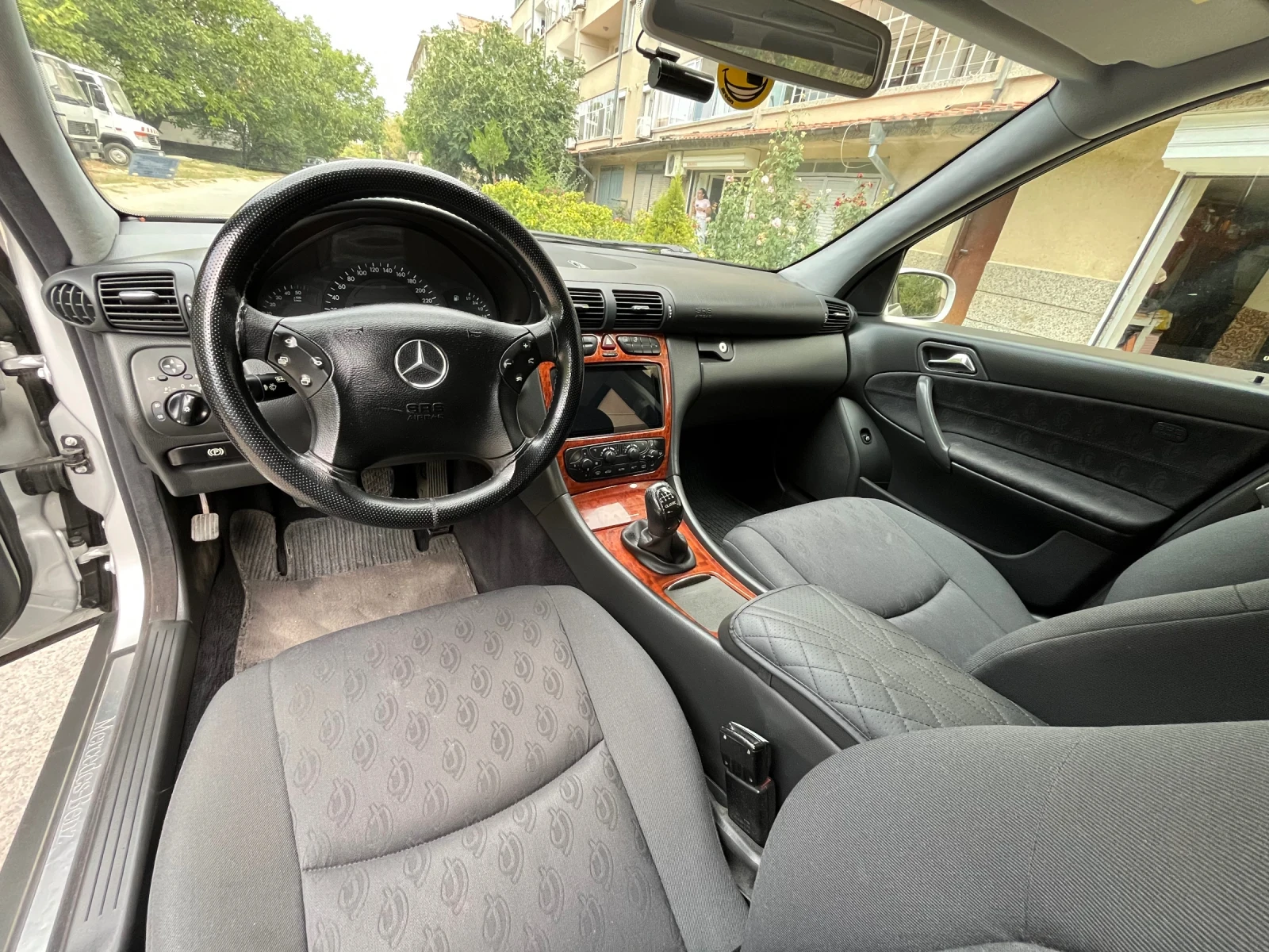 Mercedes-Benz C 220 w203, снимка 5 - Автомобили и джипове - 55955376
