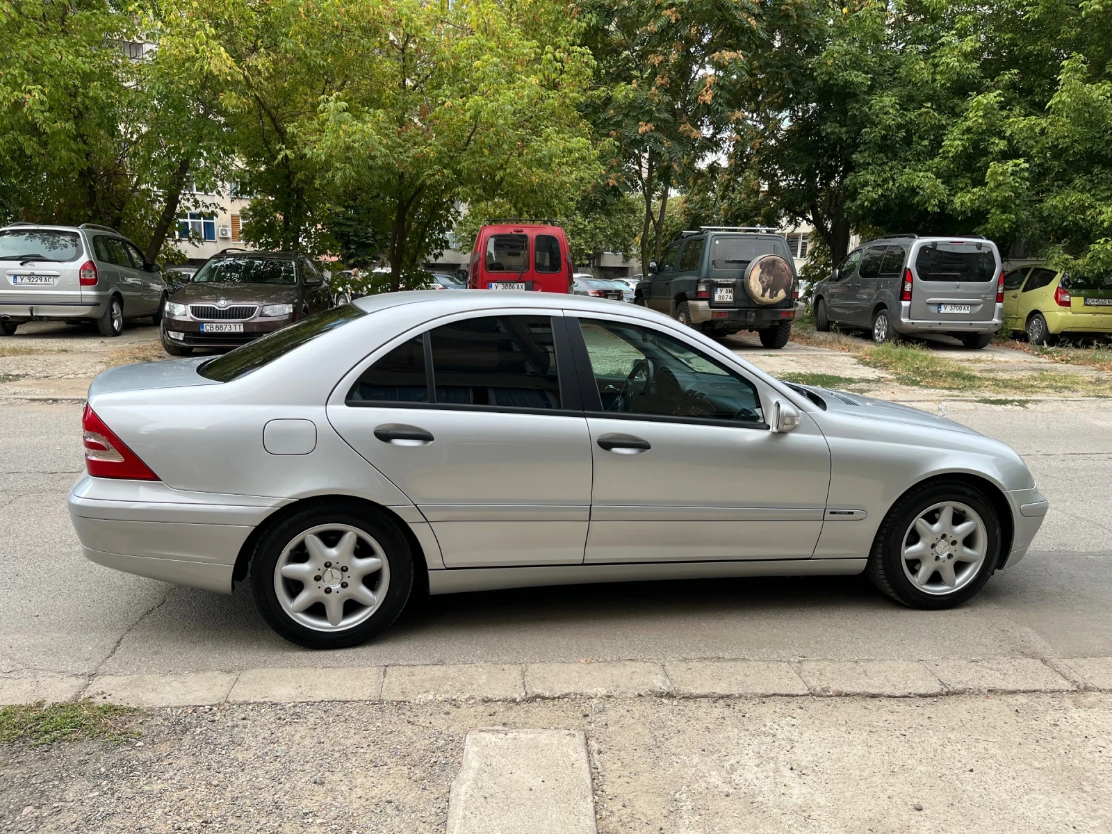 Mercedes-Benz C 220 w203, снимка 12 - Автомобили и джипове - 55955376