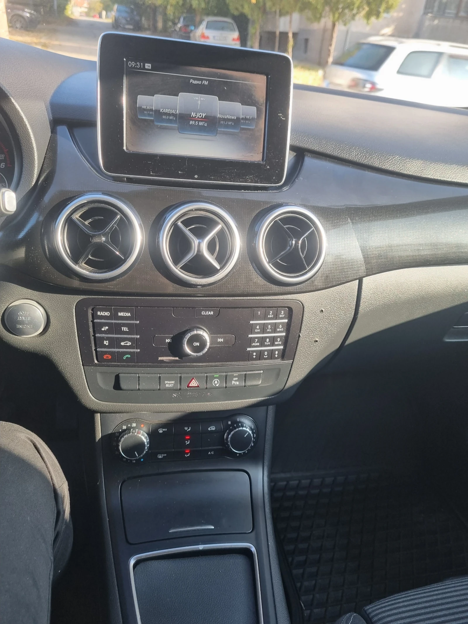 Mercedes-Benz B 220 2.2 CDI, снимка 13 - Автомобили и джипове - 56633000
