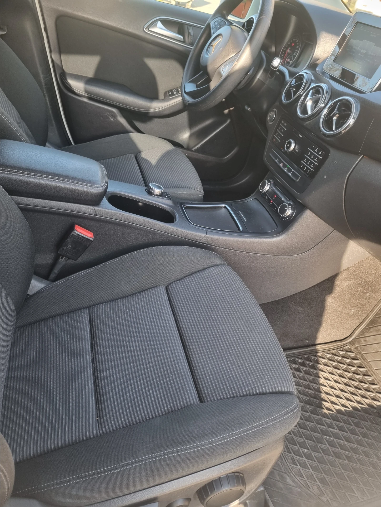 Mercedes-Benz B 220 2.2 CDI, снимка 10 - Автомобили и джипове - 56633000