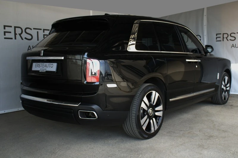 Rolls-Royce Cullinan PANO 360 TV BESPOKE HEADUP , снимка 3 - Автомобили и джипове - 44176371