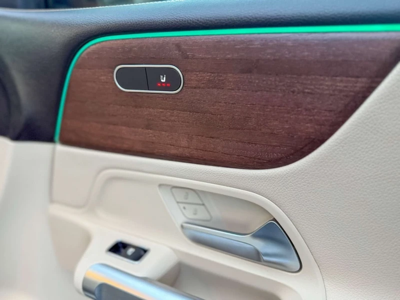 Mercedes-Benz GLB * GLB250  4MATIC * CARFAX * ФИНАНСИРАНЕ, снимка 12 - Автомобили и джипове - 53187580