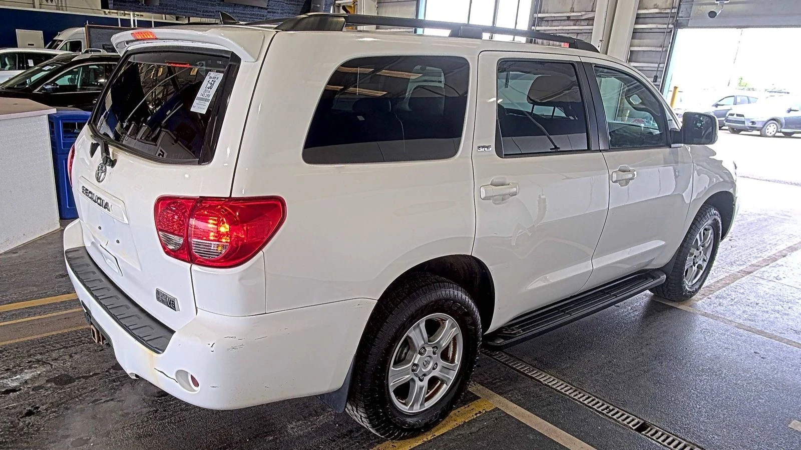 Toyota Sequoia  - изображение 4