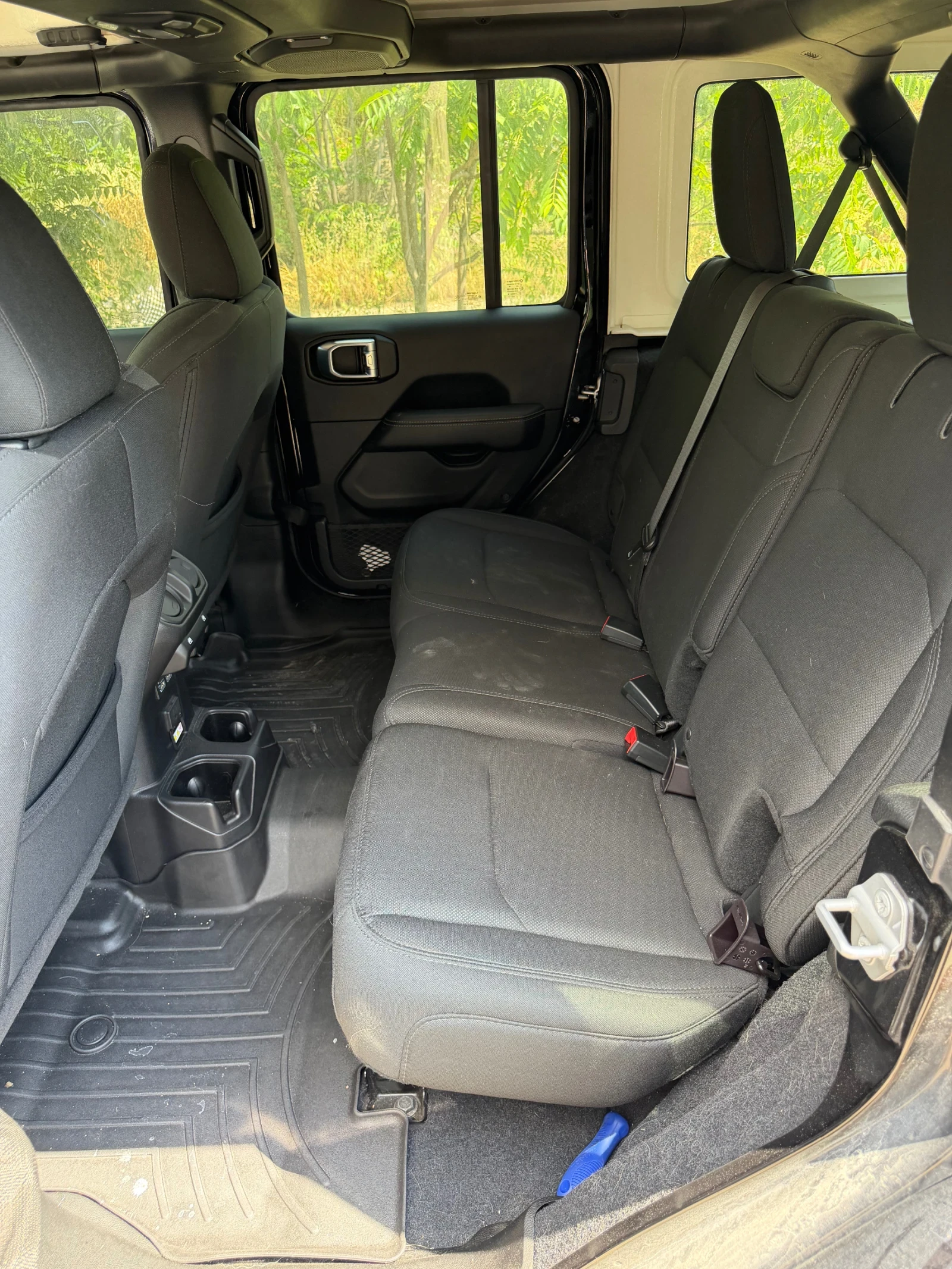 Jeep Wrangler 2.0 Sahara, снимка 12 - Автомобили и джипове - 54791899