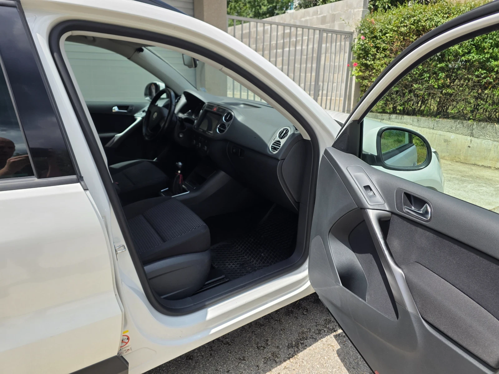 VW Tiguan, снимка 5 - Автомобили и джипове - 55413846