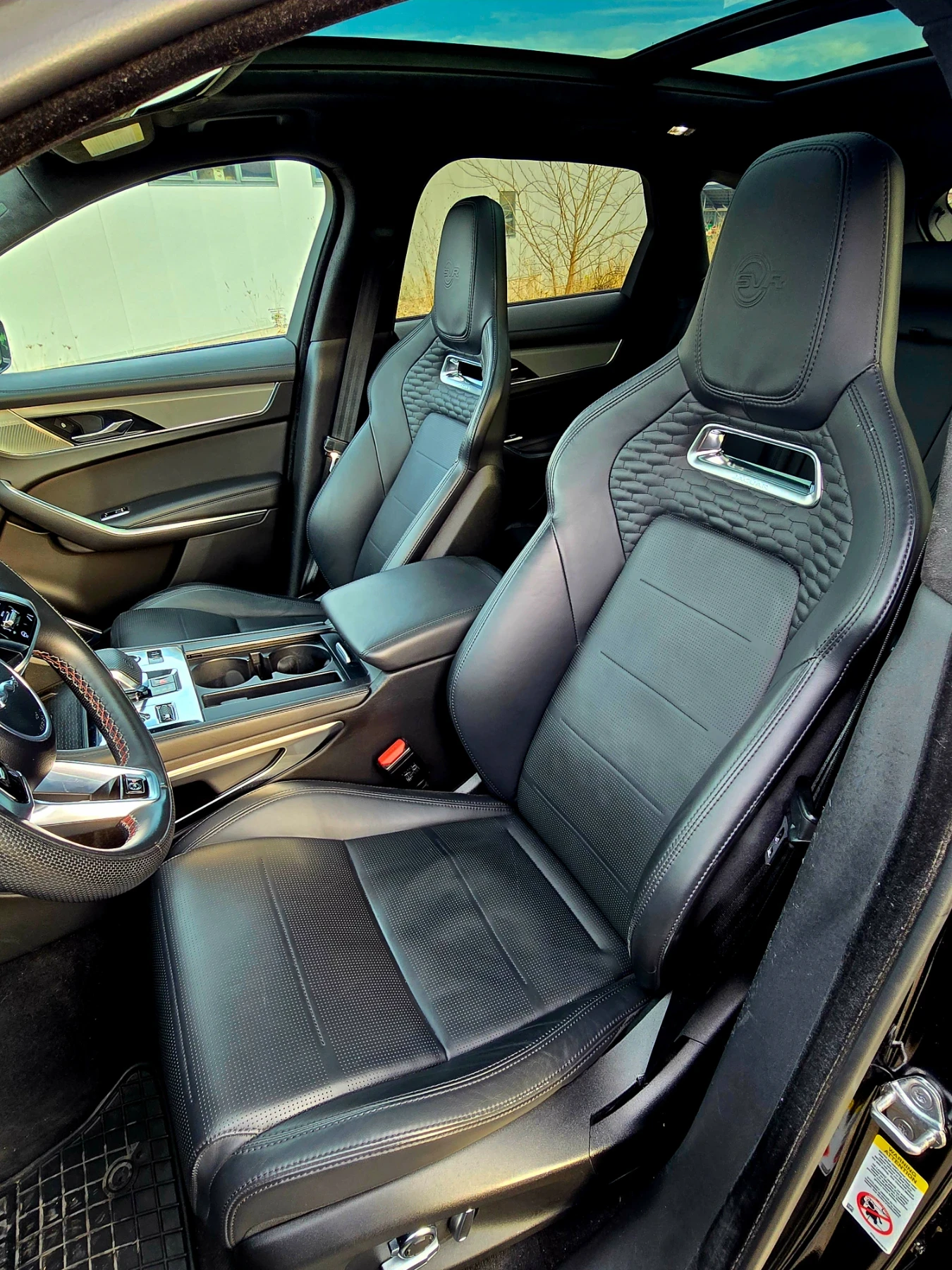 Jaguar F-PACE SVR P550 Facelift, снимка 8 - Автомобили и джипове - 55852373