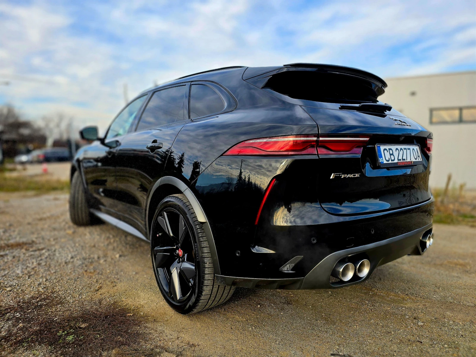 Jaguar F-PACE SVR P550 Facelift, снимка 4 - Автомобили и джипове - 55852373