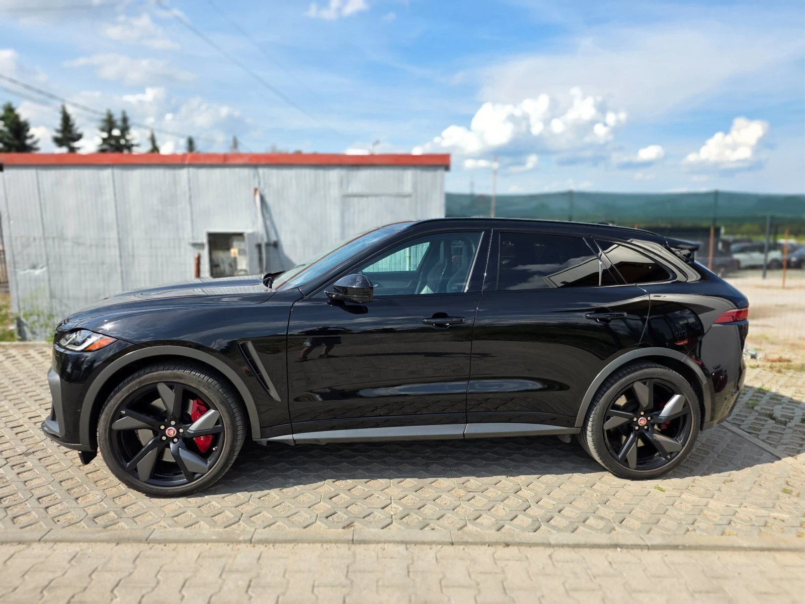Jaguar F-PACE SVR P550 Facelift, снимка 3 - Автомобили и джипове - 55852373