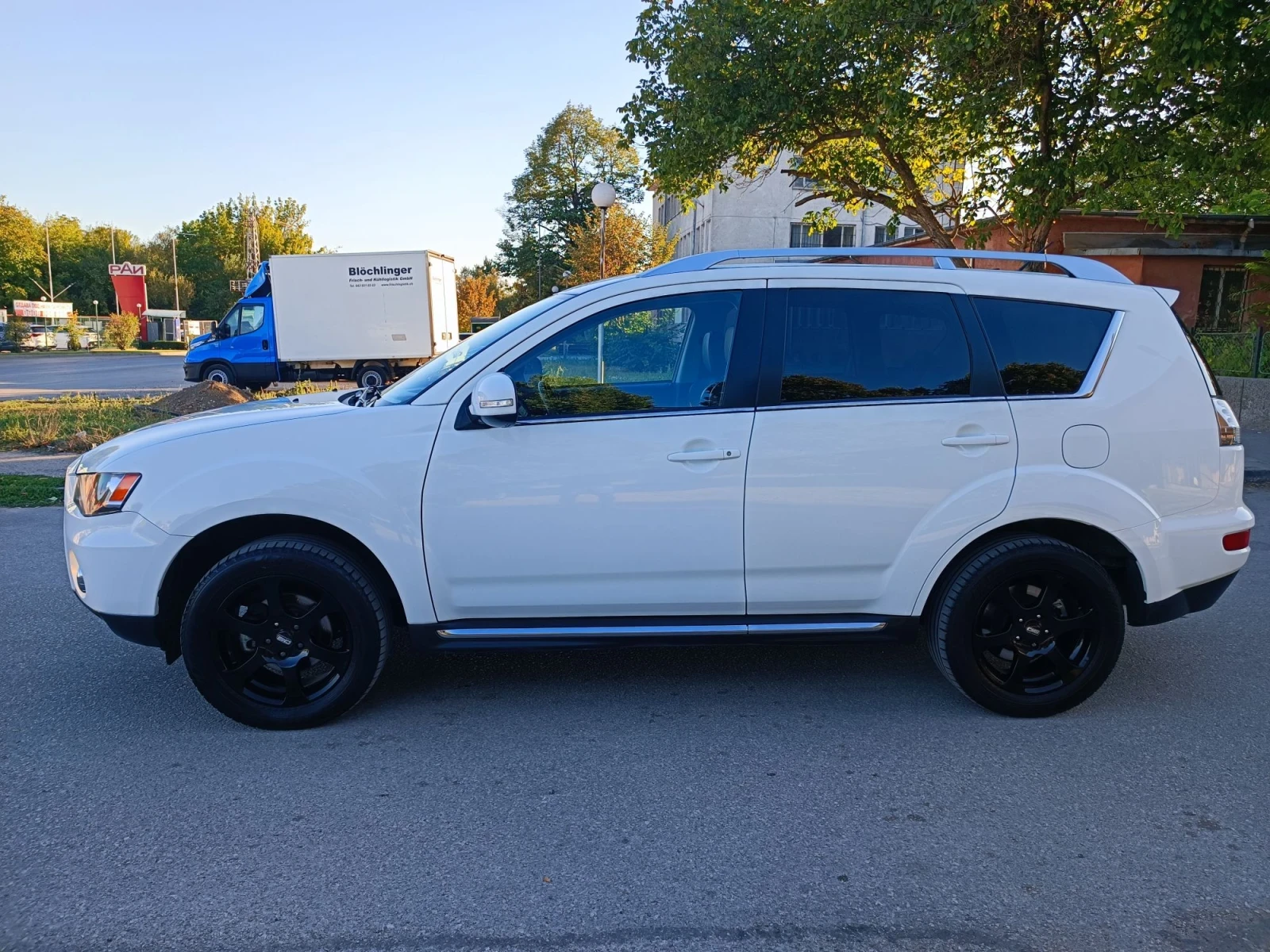 Mitsubishi Outlander 2.4i-170кс-ШВЕЙЦАРИЯ-РЪЧКА-4Х4-FACELIFT, снимка 7 - Автомобили и джипове - 56014574