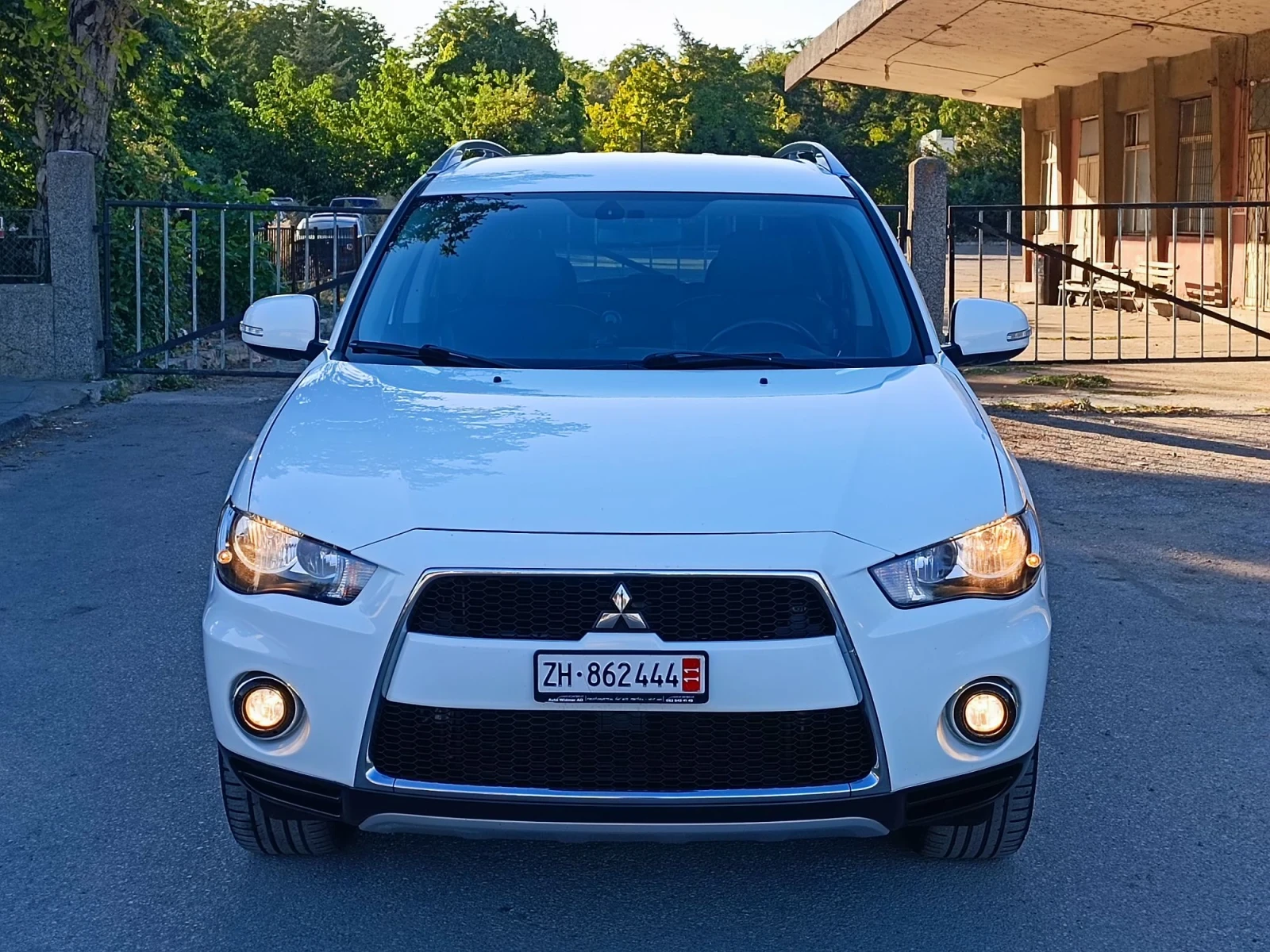 Mitsubishi Outlander 2.4i-170кс-ШВЕЙЦАРИЯ-РЪЧКА-4Х4-FACELIFT