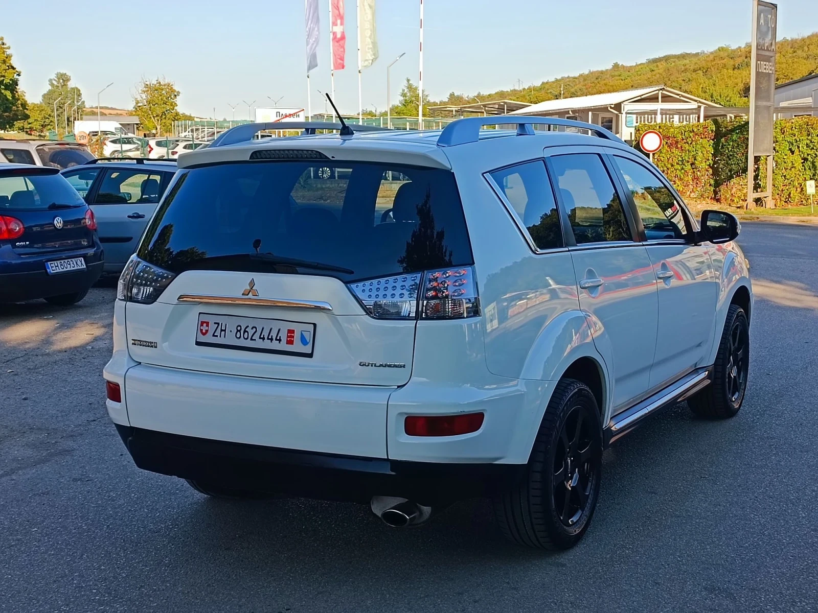 Mitsubishi Outlander 2.4i-170кс-ШВЕЙЦАРИЯ-РЪЧКА-4Х4-FACELIFT, снимка 3 - Автомобили и джипове - 56014574