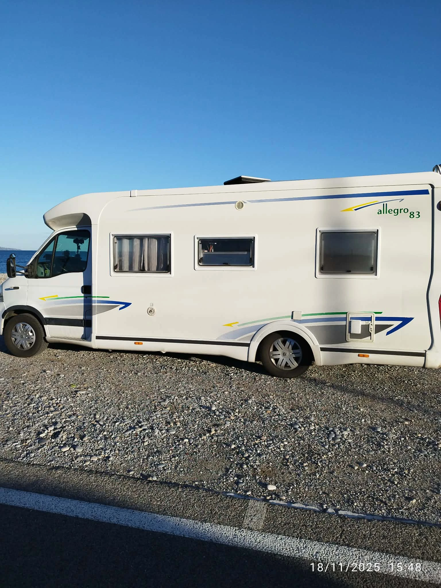 Кемпер Renault Master 3.0DCI/Климатик, снимка 2 - Каравани и кемпери - 54763682