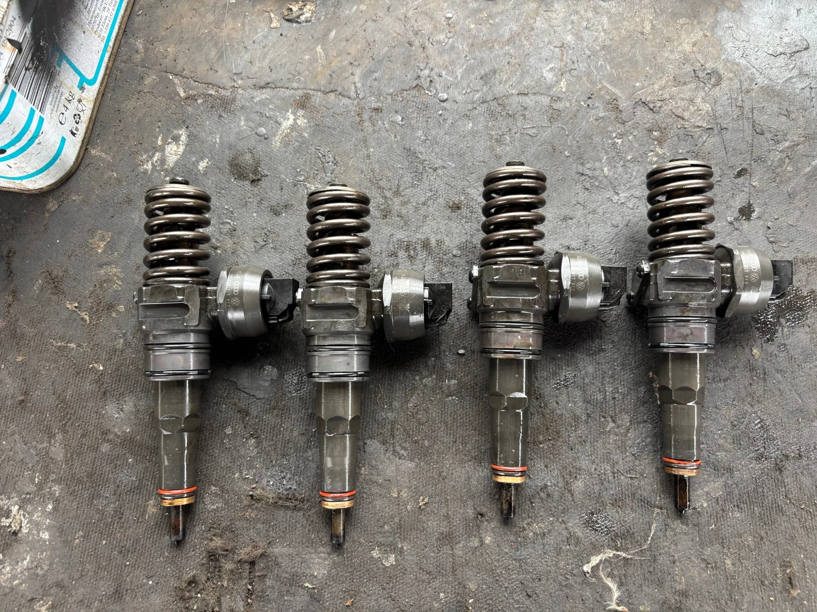 Дюзи помпа дюза 038 130 073 BA 1.9TDi 105 Кс BXE