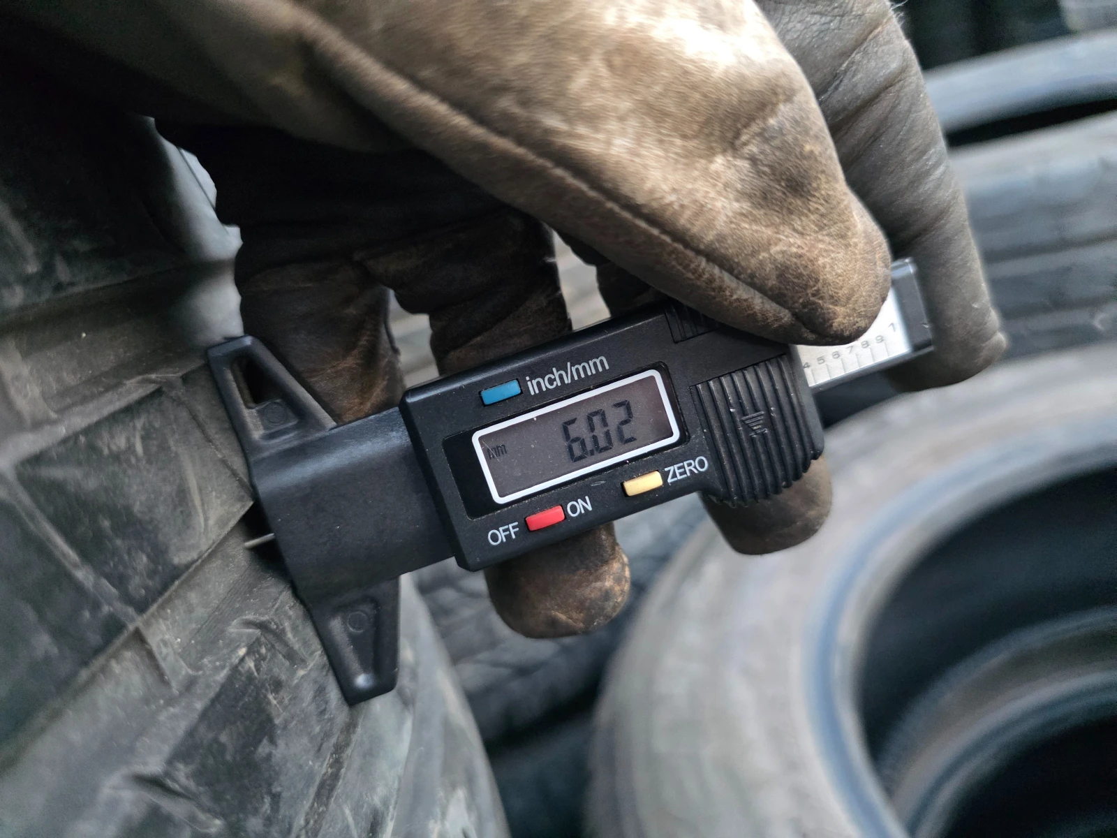 Гуми Летни 275/30R20, снимка 5 - Гуми и джанти - 54173894