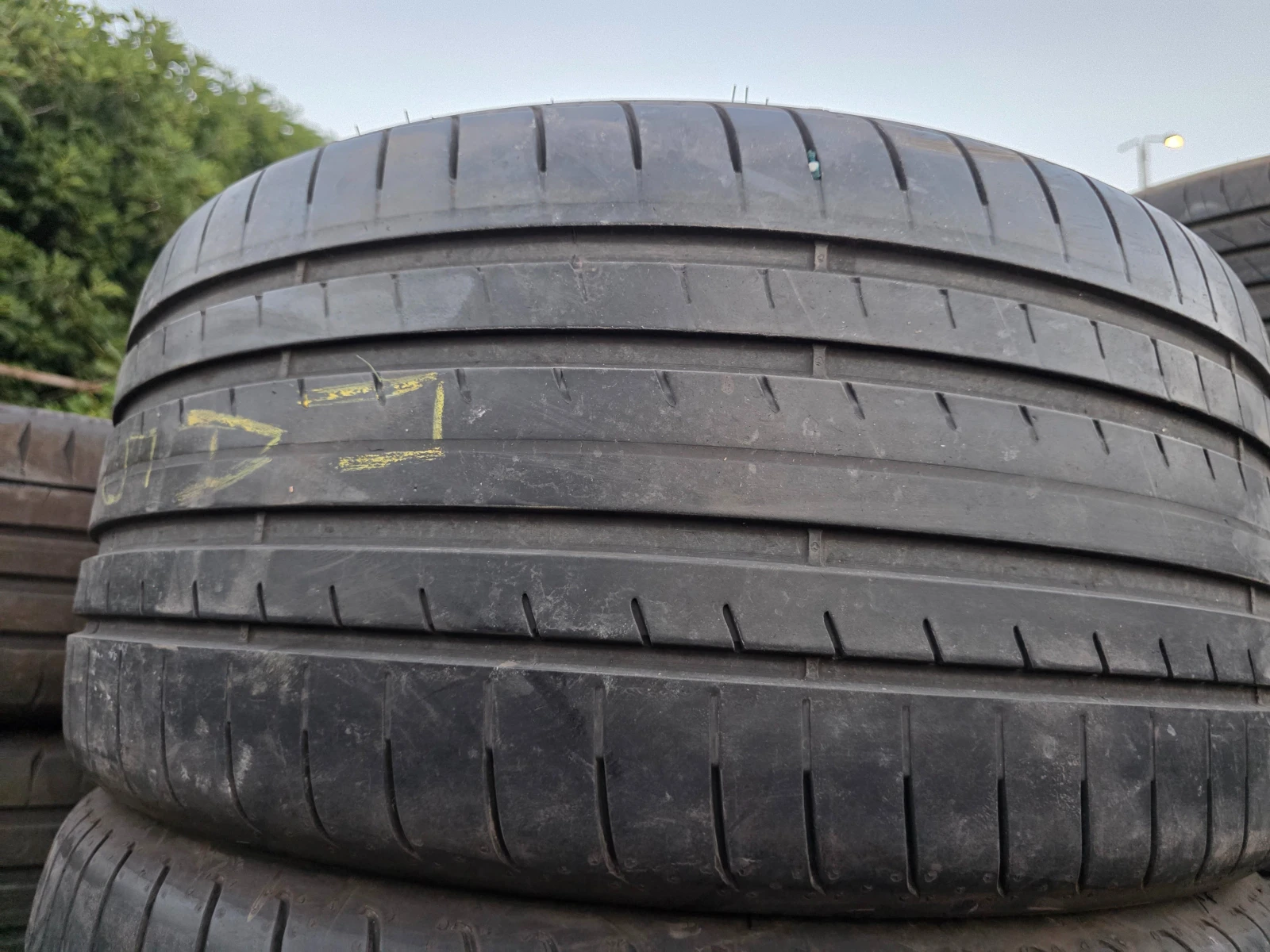 Гуми Летни 275/30R20, снимка 3 - Гуми и джанти - 54173894