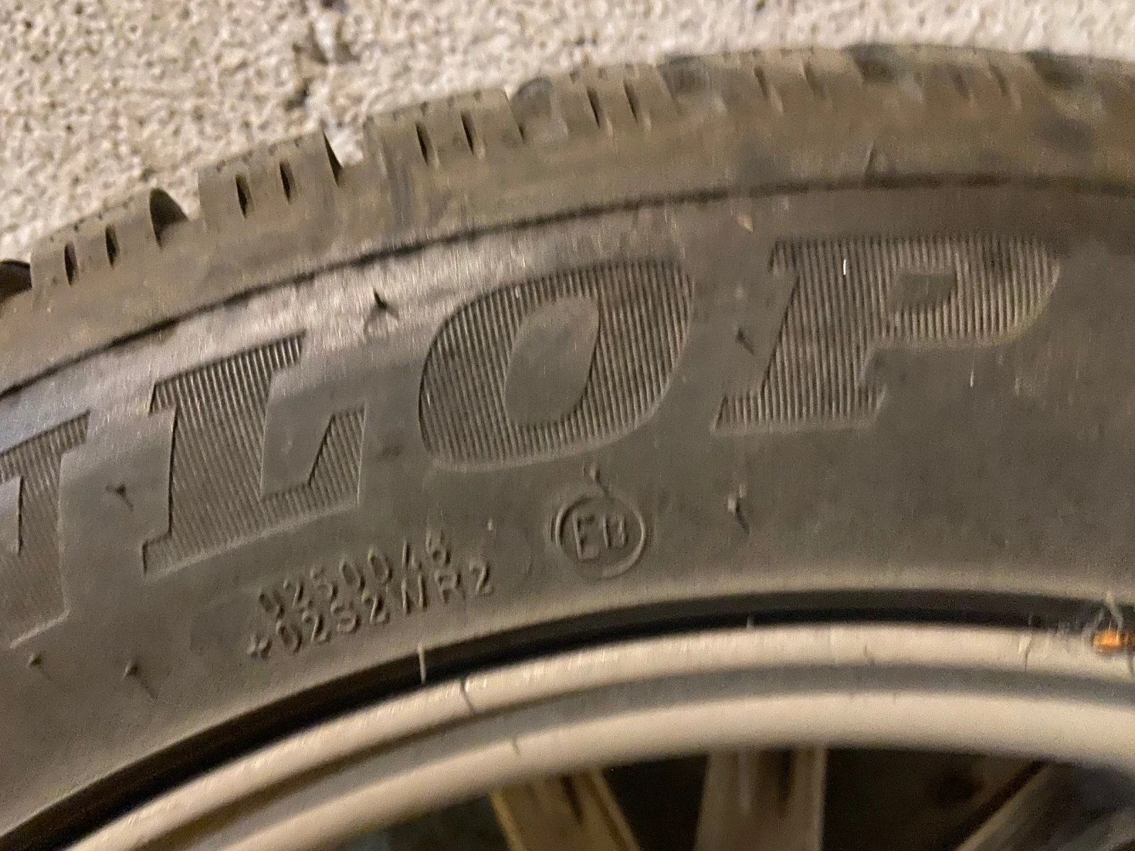Гуми с джанти Dunlop 215/55R17, снимка 6 - Гуми и джанти - 55993204