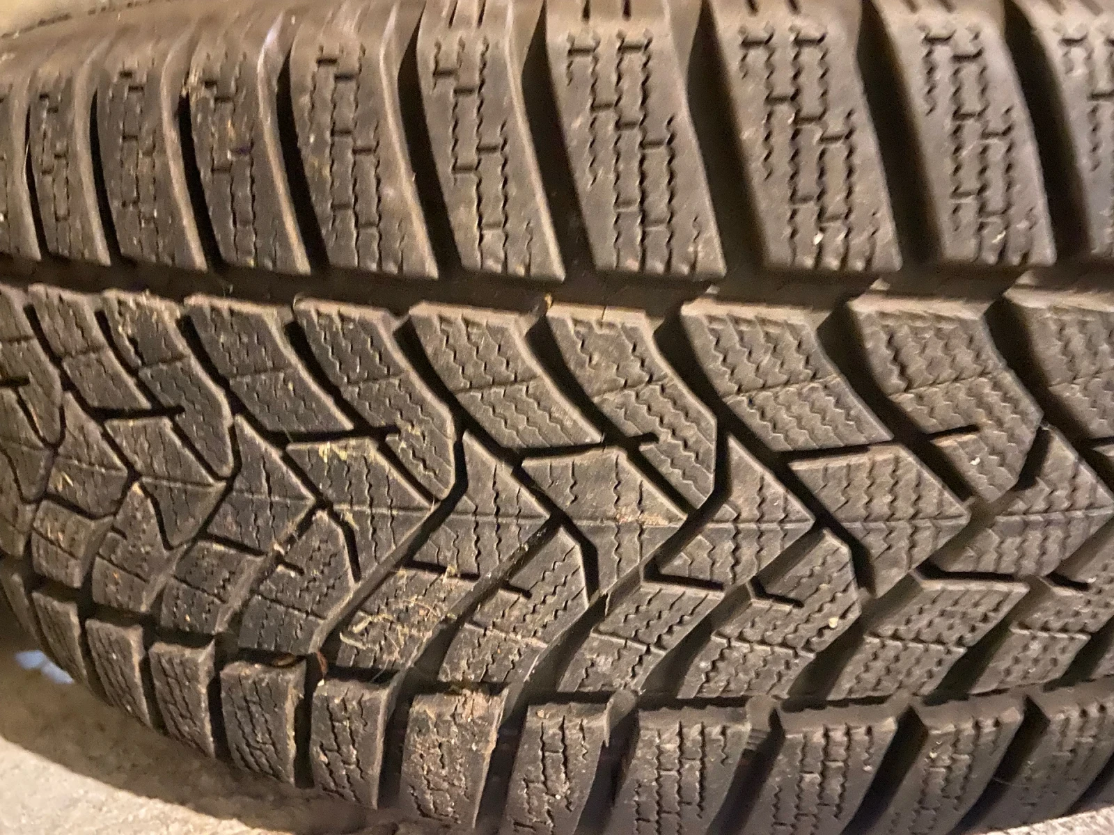 Гуми с джанти Dunlop 215/55R17, снимка 2 - Гуми и джанти - 55993204