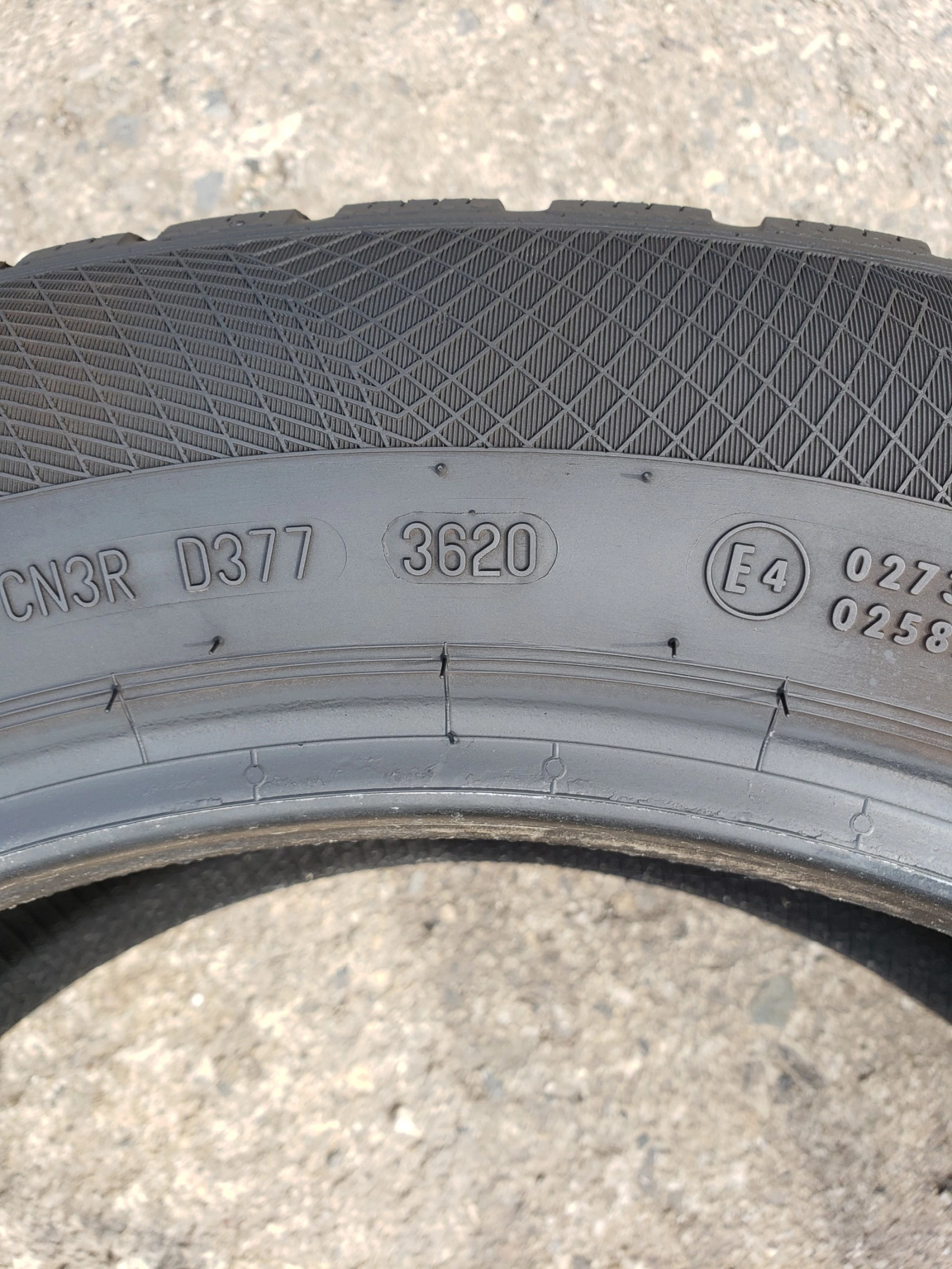 Гуми Зимни 215/55R17, снимка 7 - Гуми и джанти - 56288343