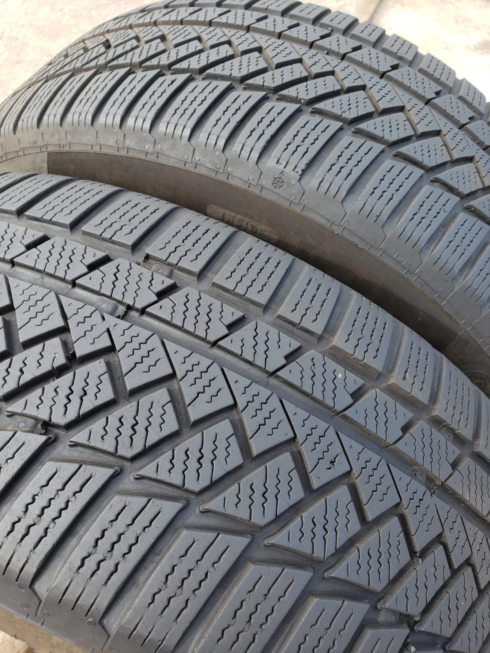 Гуми Зимни 215/55R17, снимка 3 - Гуми и джанти - 56288343